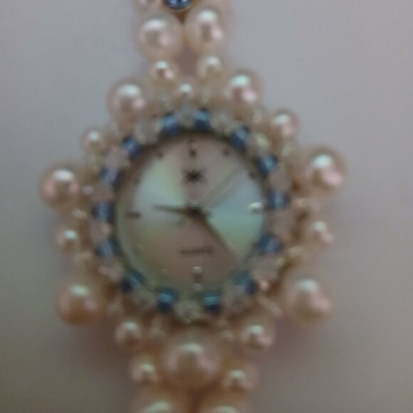 NWOT Vintage Faux Pearl and Beads with Blue Accents Ladies Dress Watch with Case - Picture 7 of 7